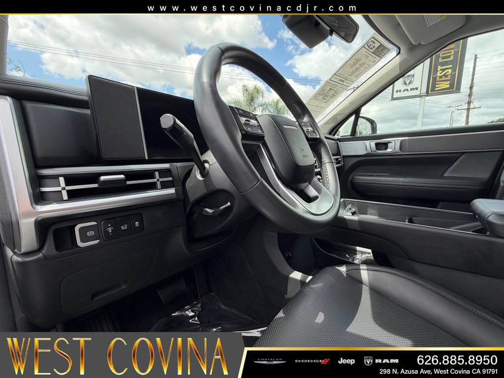 Used 2025 Hyundai Santa Fe SEL AWD/4WD image 20