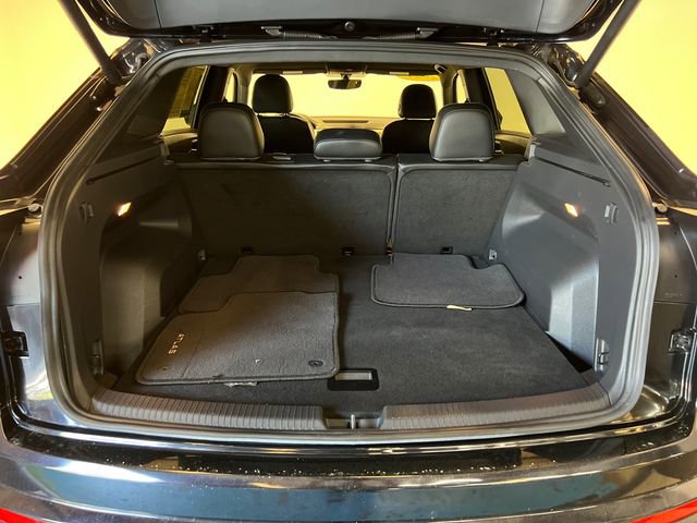 Used 2021 Volkswagen Atlas Cross Sport SE FWD image 5