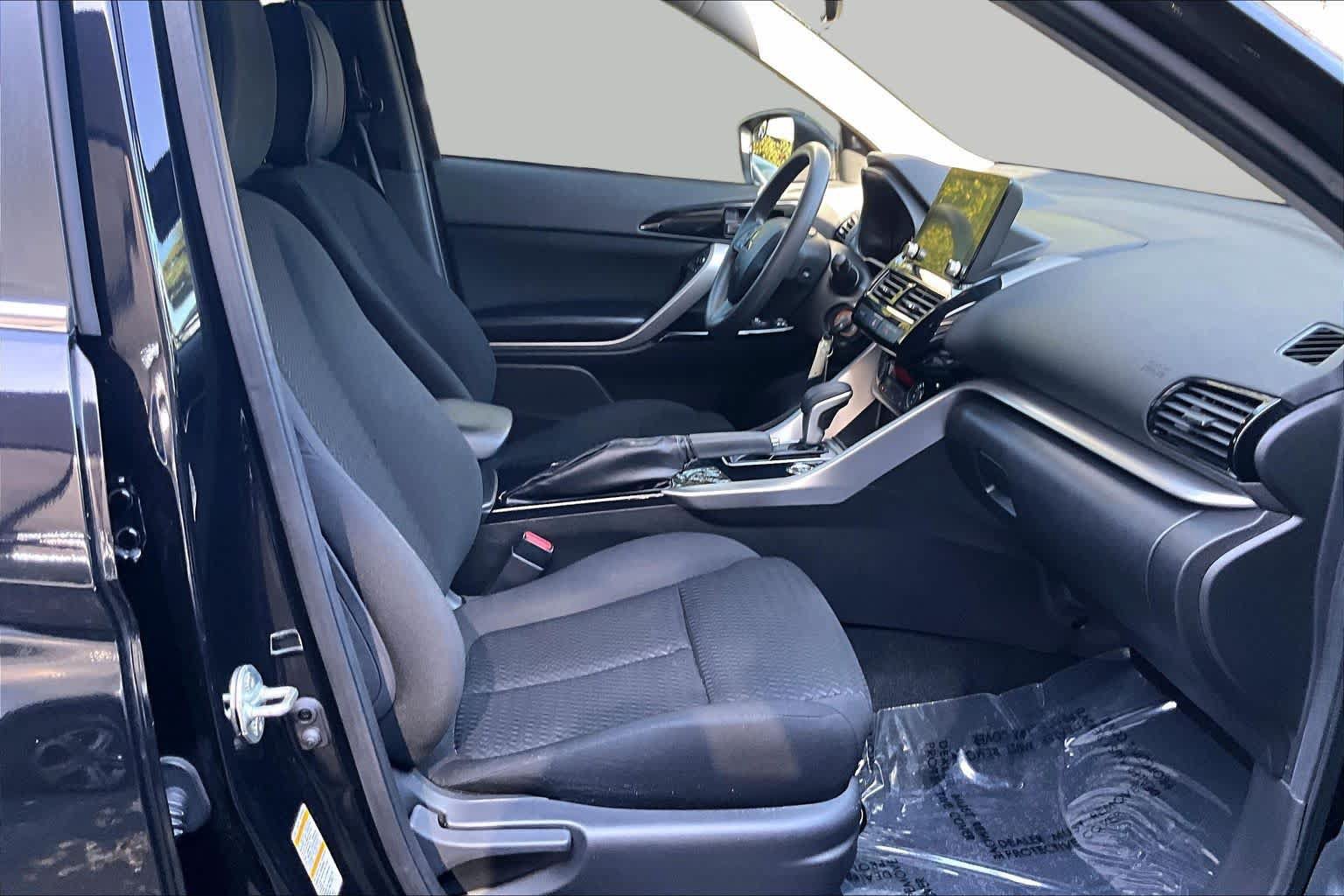 Used 2023 Mitsubishi Eclipse Cross LE AWD/4WD image 8
