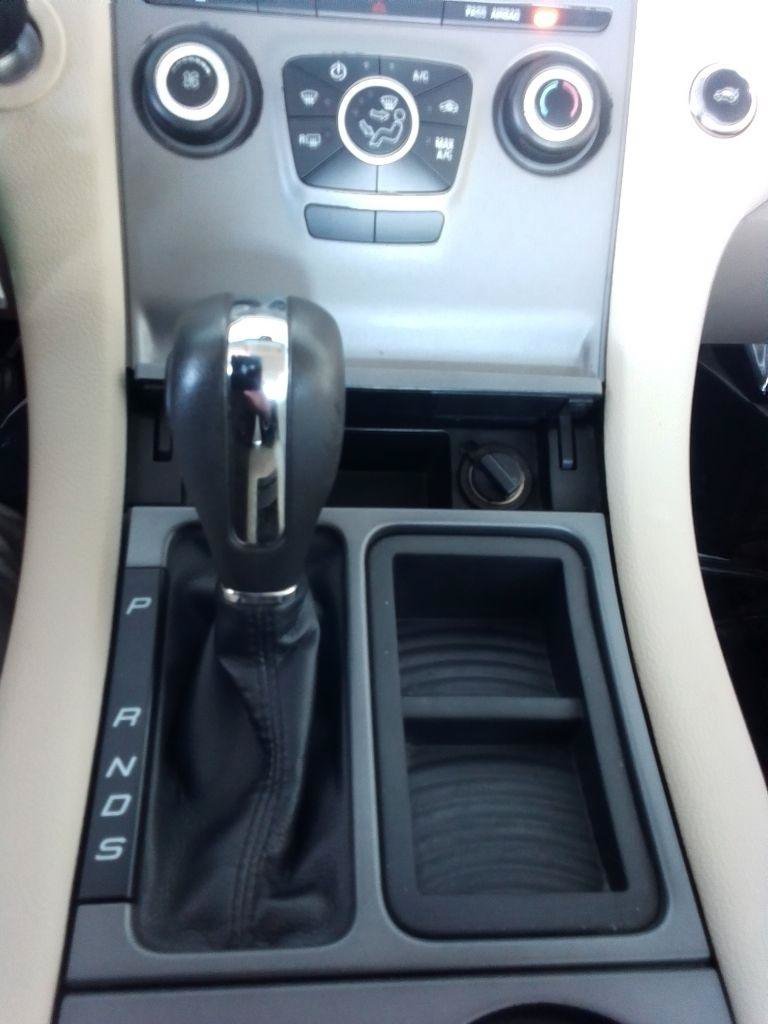 Used 2018 Ford Taurus SE FWD image 10