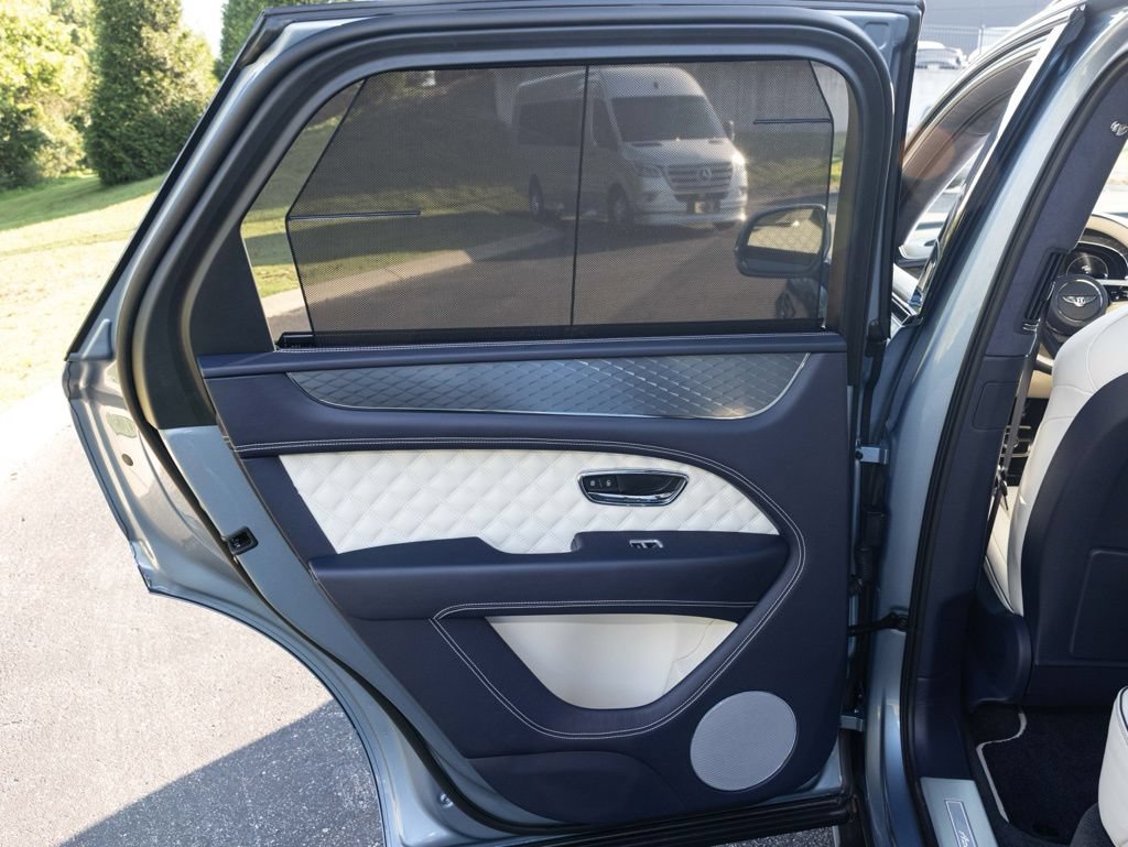 Used 2023 Bentley Bentayga AWD/4WD image 55