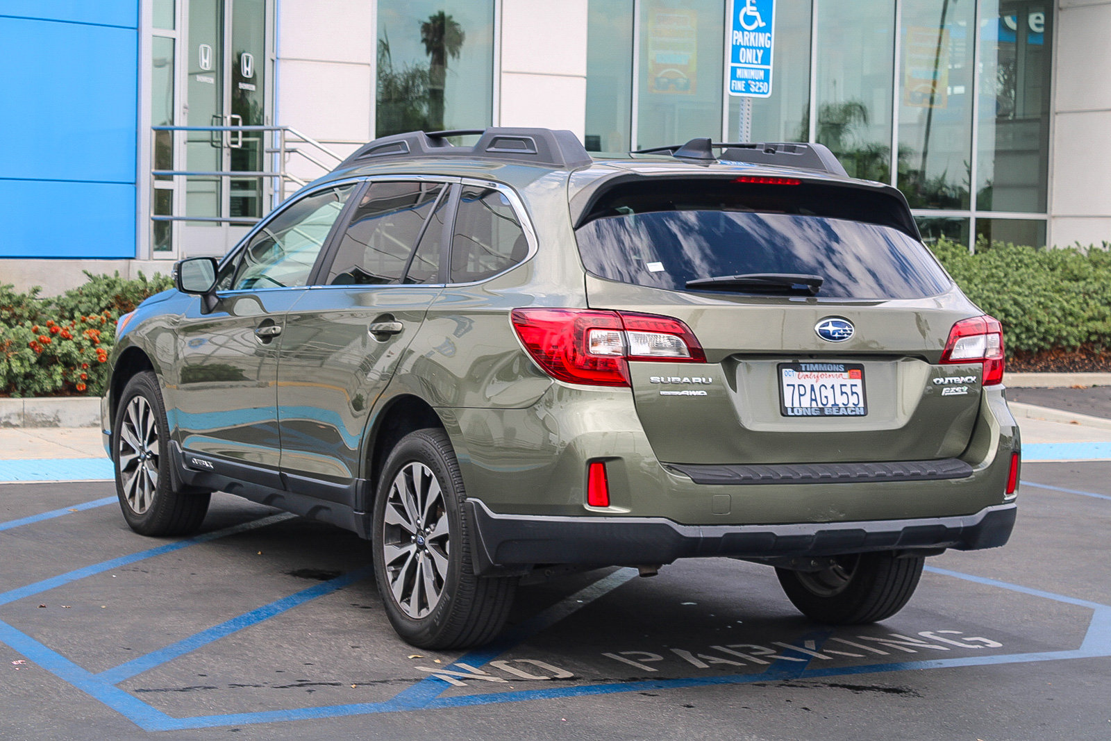 Used 2016 Subaru Outback 2.5i Limited AWD/4WD image 9