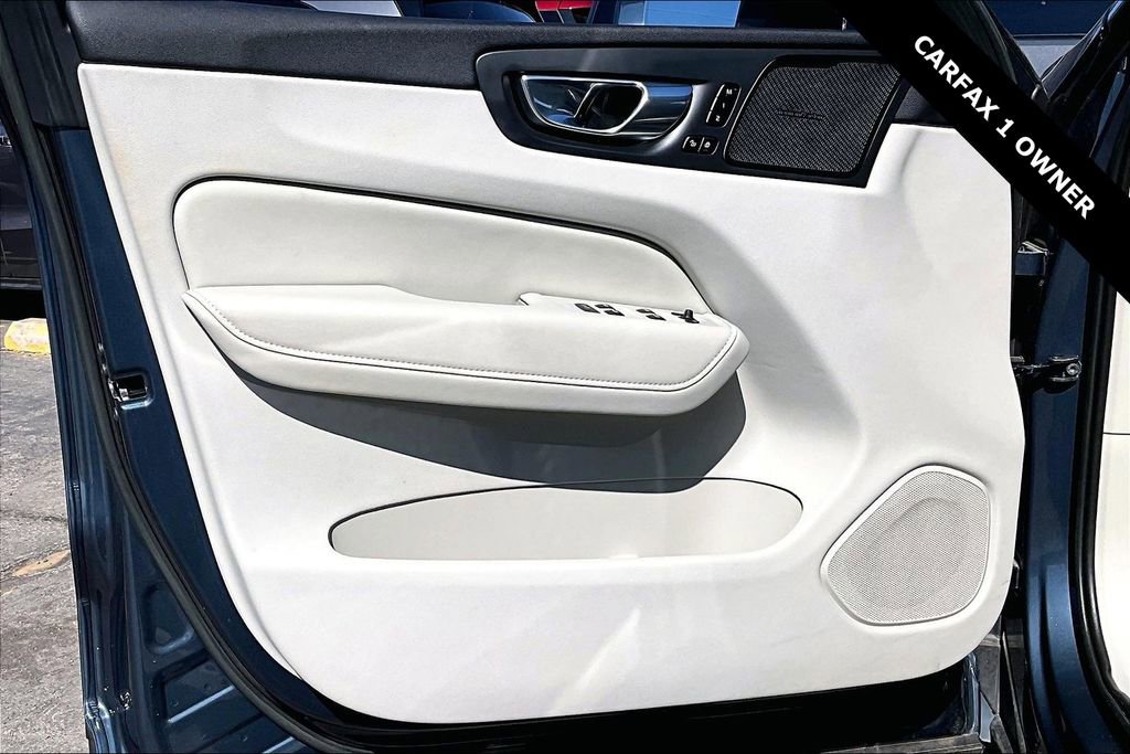 Used 2023 Volvo XC60 B5 Ultimate w/ Climate Package image 19