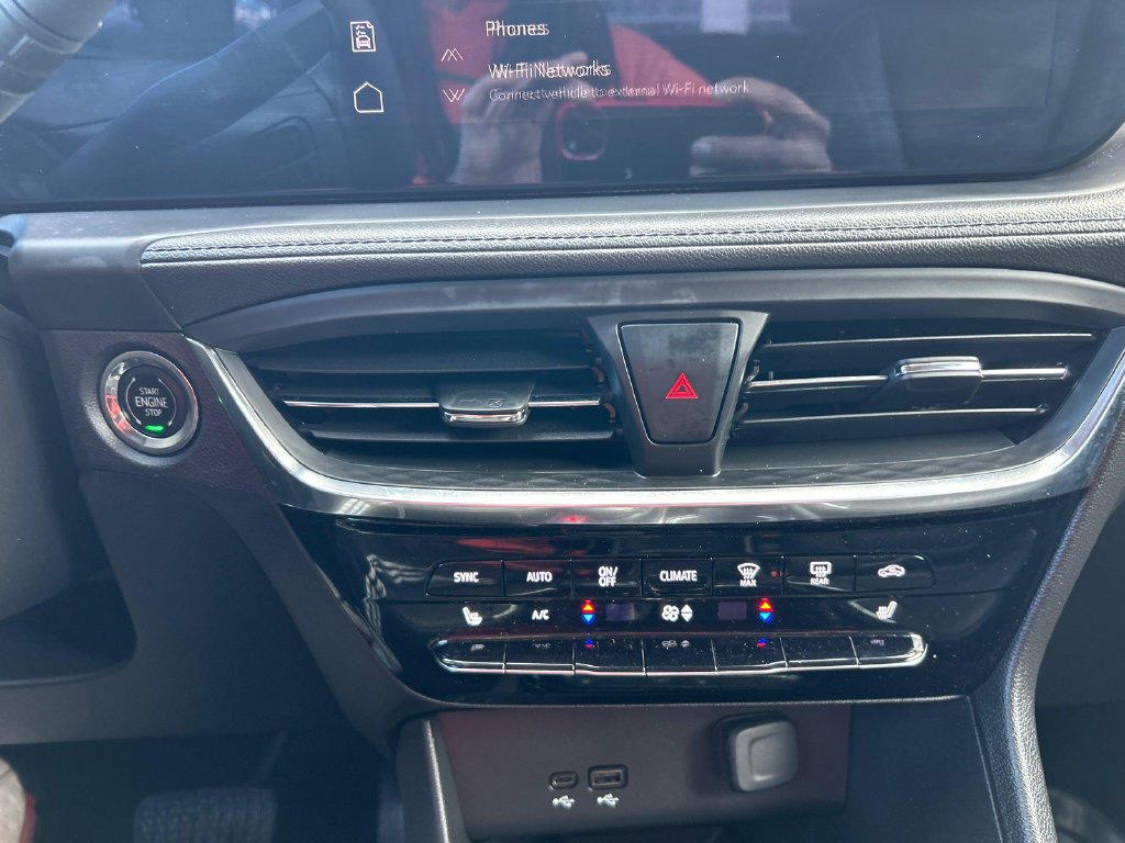 Certified 2024 Buick Encore GX Avenir w/ Avenir Convenience Package FWD image 26