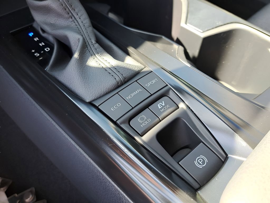 Used 2026 Toyota Camry LE w/ Convenience Package image 26