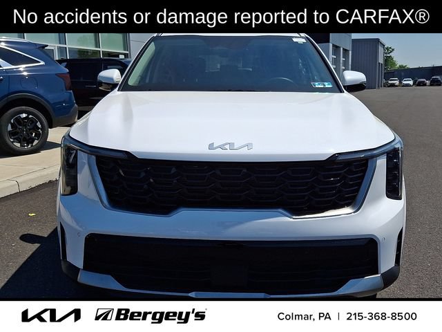 Certified 2025 Kia Sorento S AWD/4WD image 2