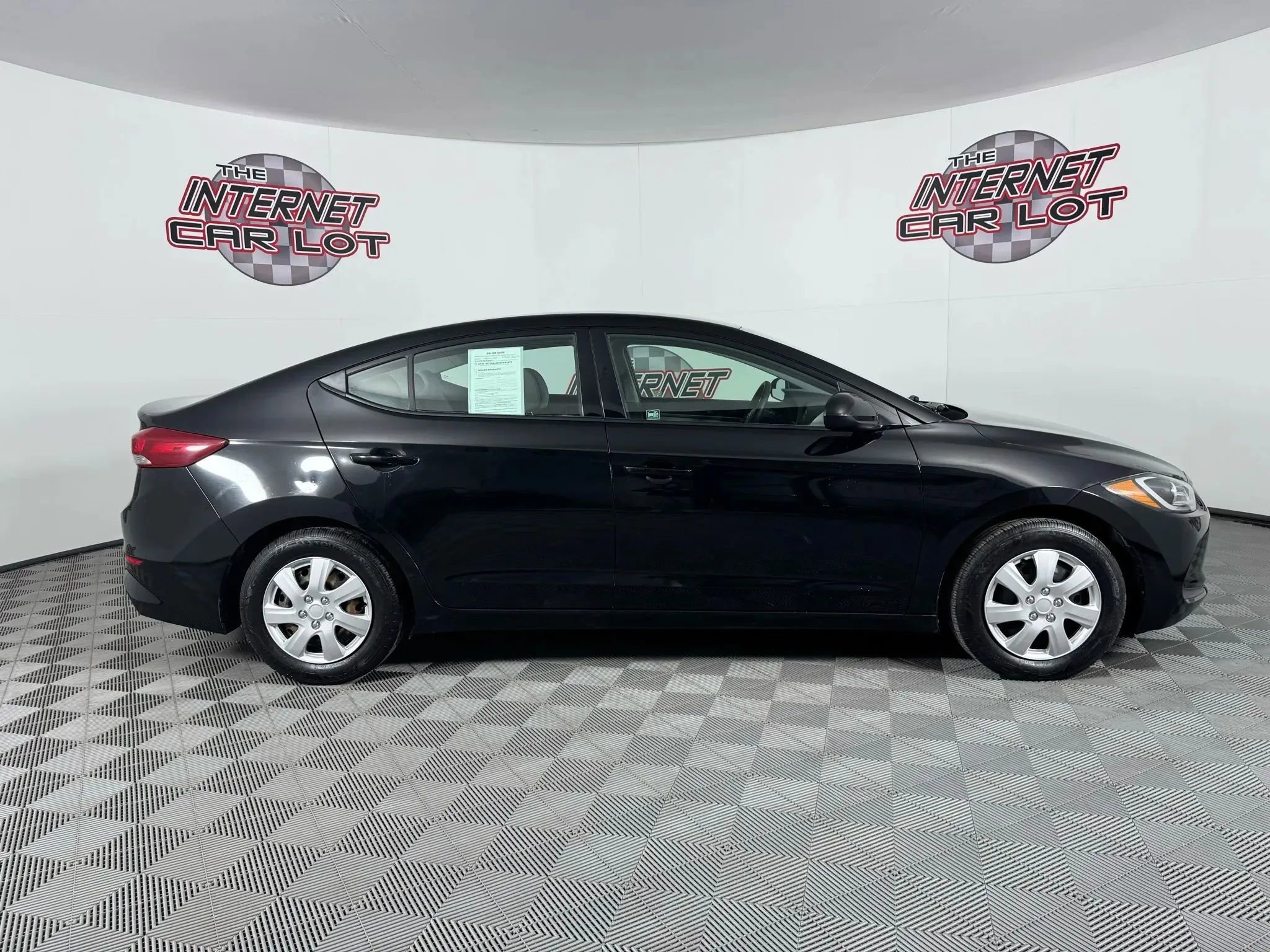 Used 2018 Hyundai Elantra SE w/ Cargo Package FWD image 8