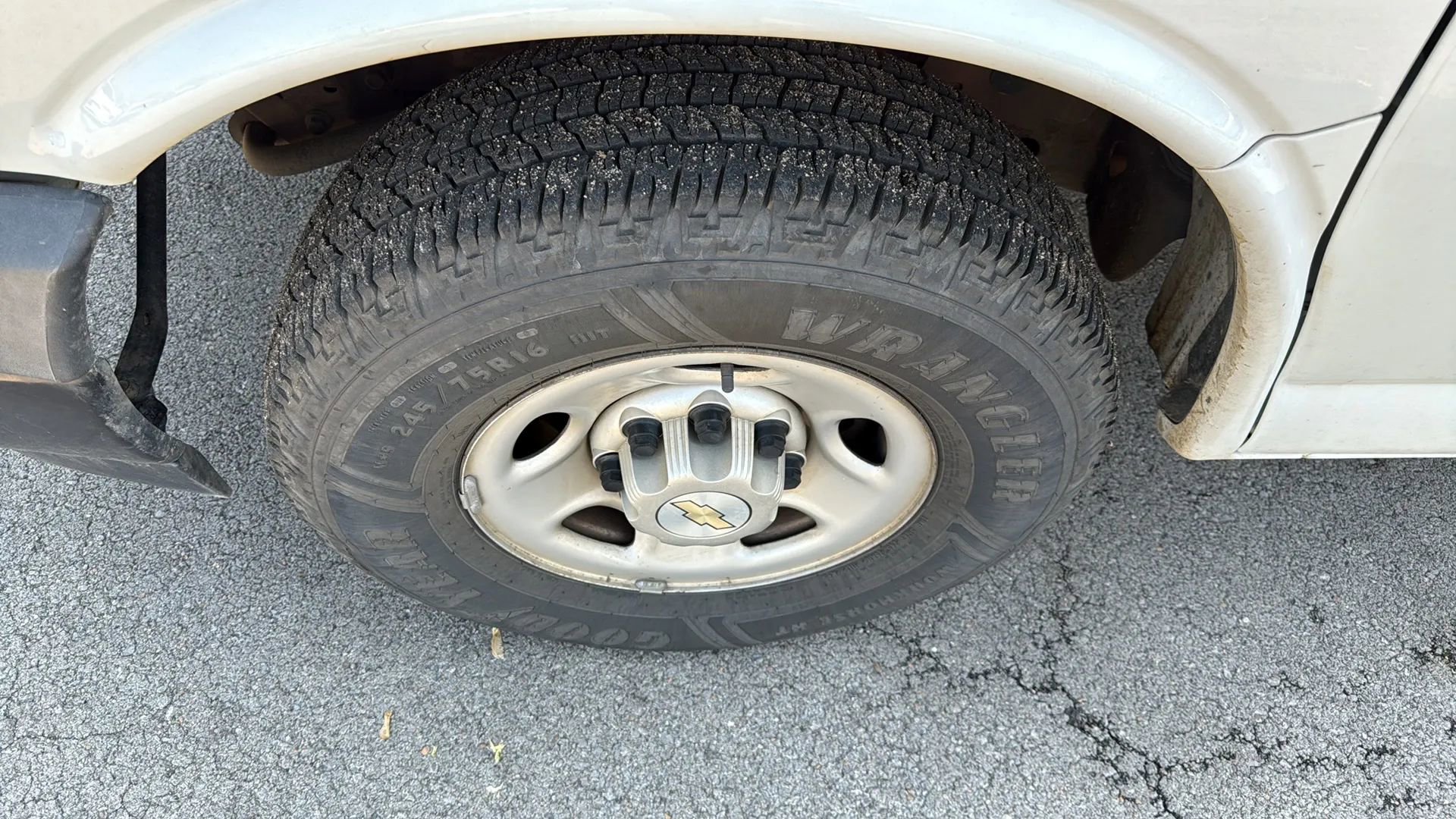 Used 2021 Chevrolet Express 2500 w/ Driver Convenience Package image 19