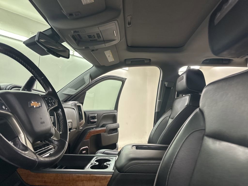 Used 2018 Chevrolet Silverado 1500 High Country image 32