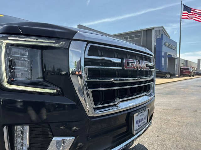 Used 2023 GMC Yukon SLT AWD/4WD image 4