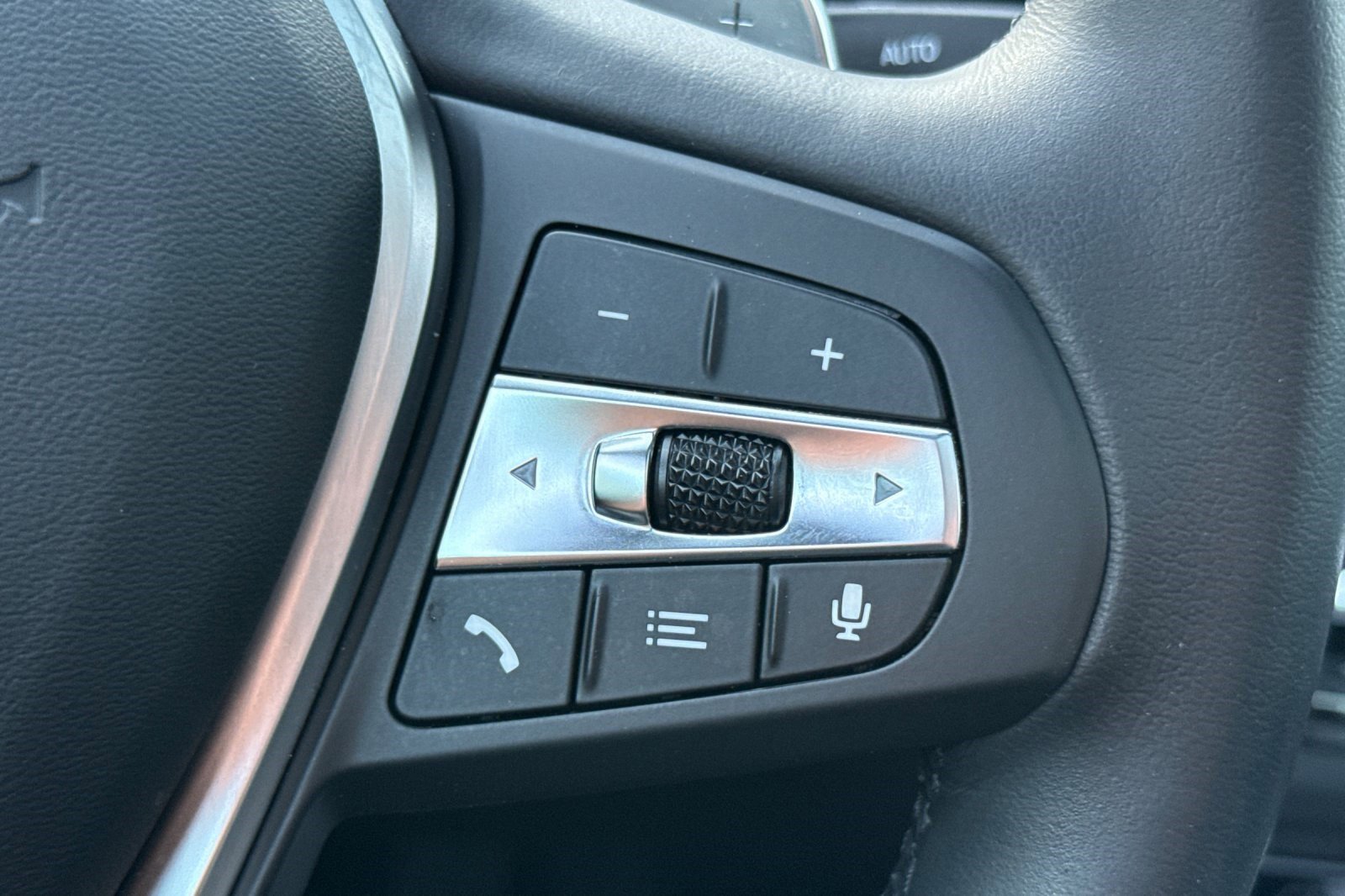 Certified 2023 BMW 330e w/ Convenience Package image 30