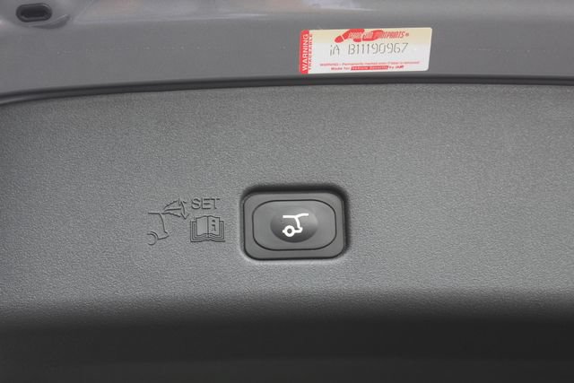 Used 2025 Lincoln Nautilus Reserve w/ Jet Appearance Package AWD/4WD image 7