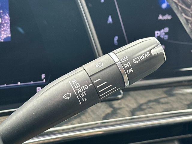 Certified 2024 Cadillac Escalade Premium Luxury image 10