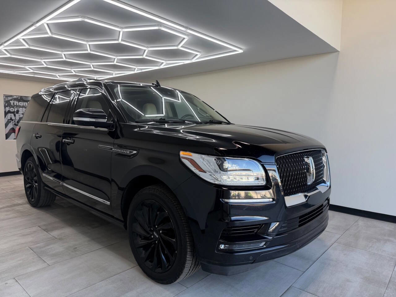 Used 2021 Lincoln Navigator Reserve AWD/4WD image 10