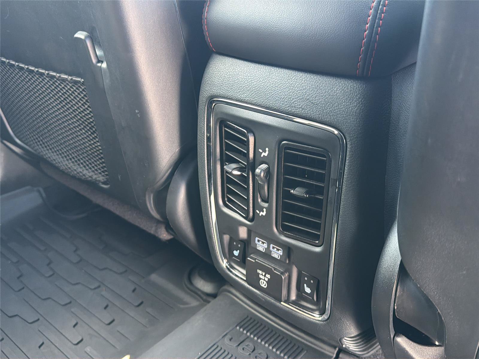 Used 2020 Jeep Grand Cherokee Trailhawk w/ Trailhawk Luxury Group AWD/4WD image 34