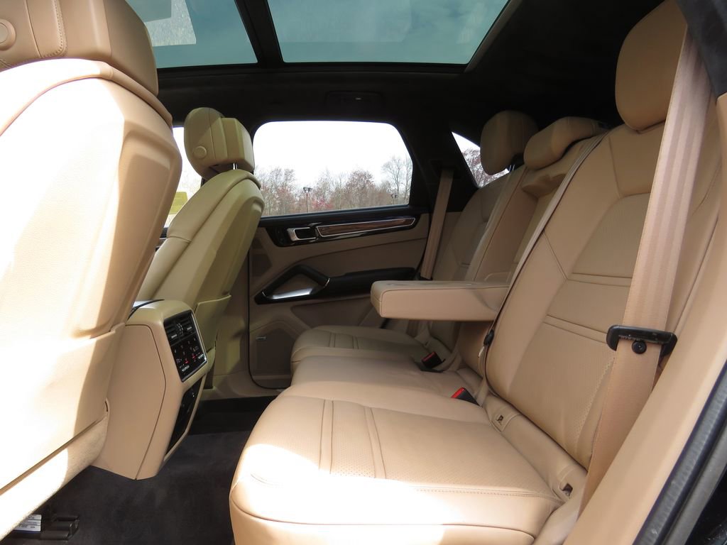 Used 2021 Porsche Cayenne Turbo AWD/4WD image 20
