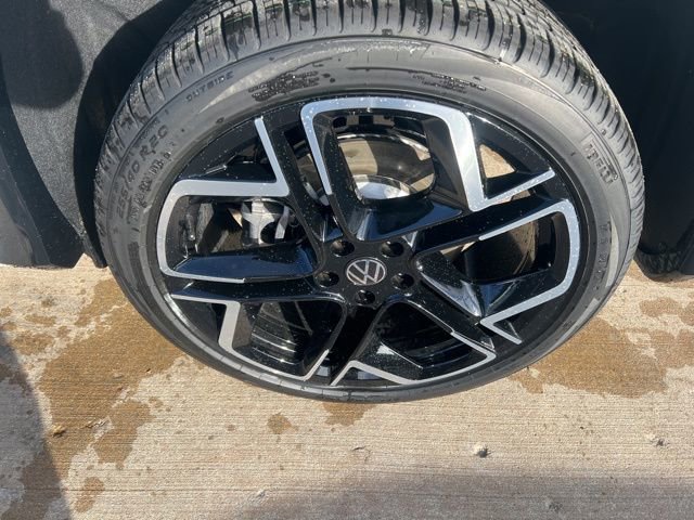 New 2026 Volkswagen Tiguan SEL R-Line AWD/4WD image 11