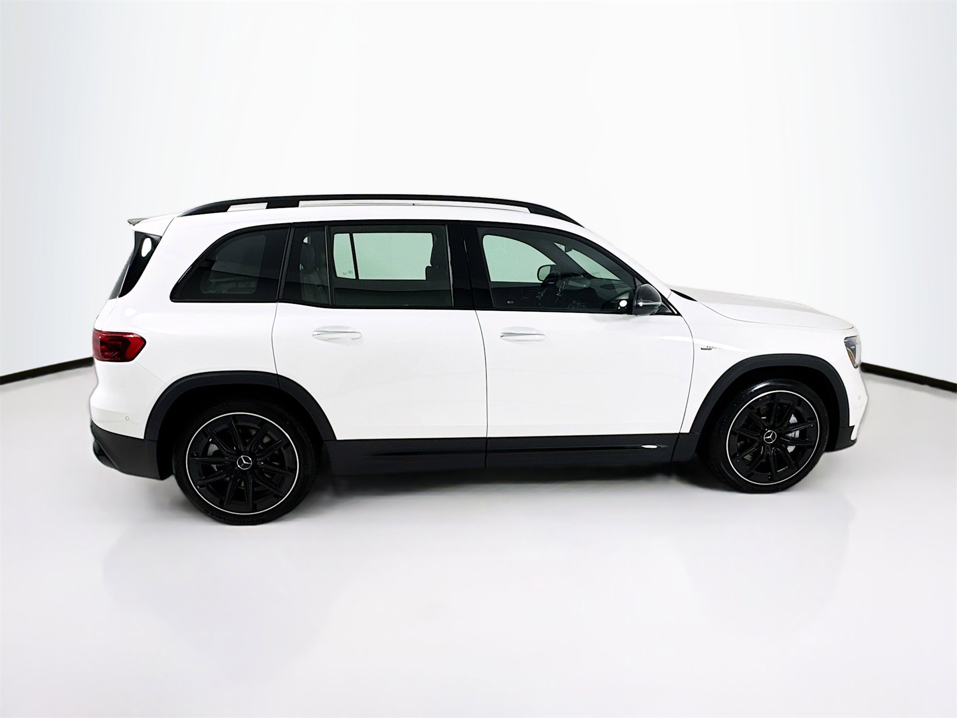 New 2026 Mercedes-Benz GLB 35 AMG 4MATIC image 9