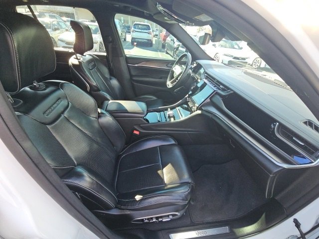 Used 2023 Jeep Grand Cherokee Overland w/ Adv Protech Group III image 11