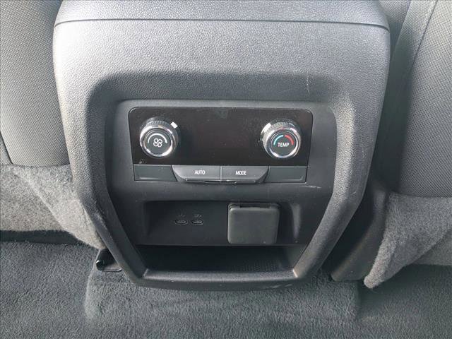 Used 2024 Chevrolet Traverse LT image 17