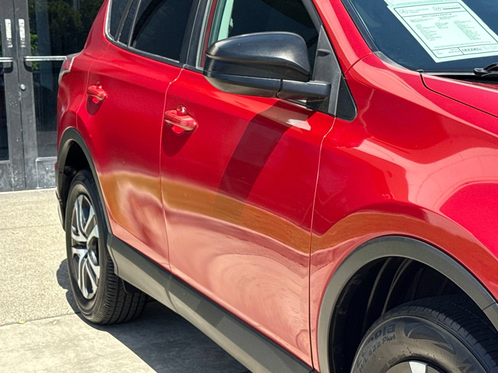 Used 2017 Toyota RAV4 LE FWD image 9
