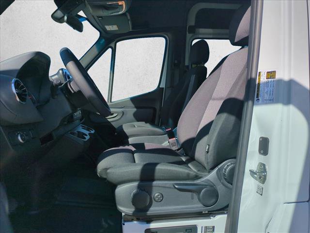New 2025 Mercedes-Benz Sprinter 2500 image 4