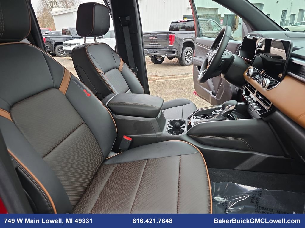 Used 2025 GMC Canyon AT4 w/ Nightfall Edition image 10