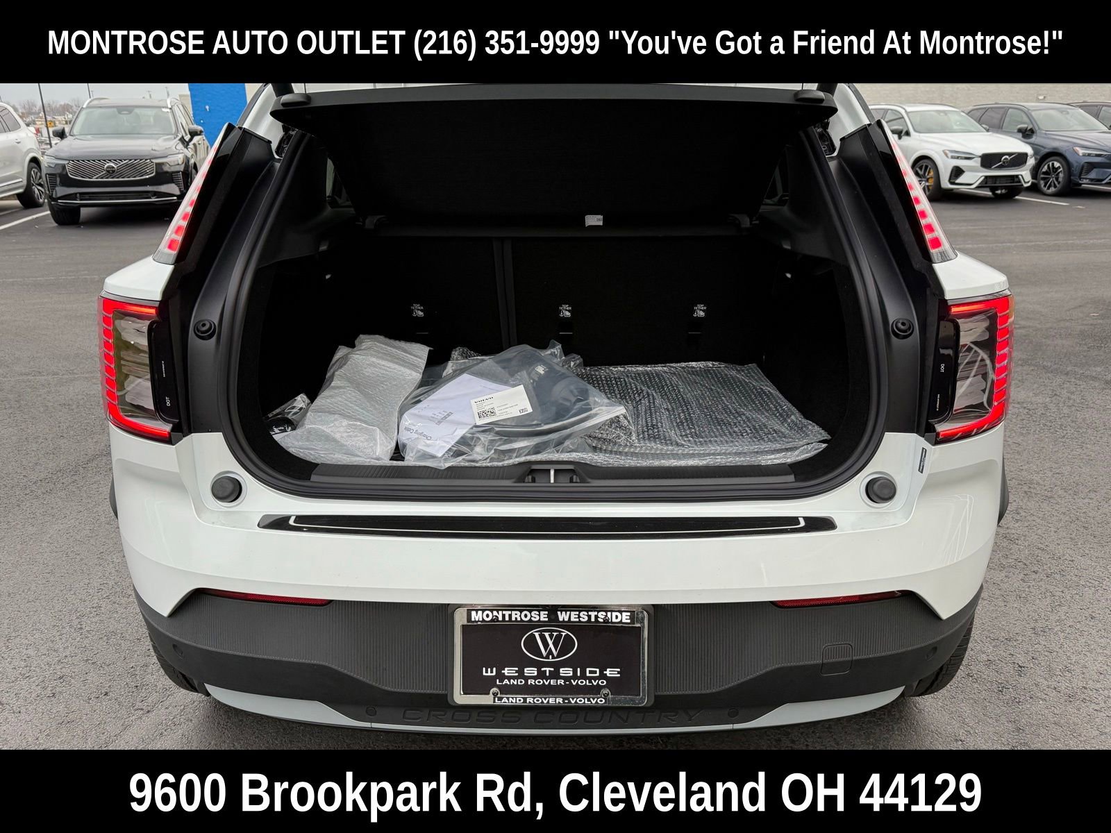 New 2026 Volvo EX30 Cross Country Ultra image 32