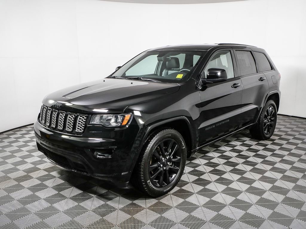Used 2018 Jeep Grand Cherokee Altitude RWD image 25