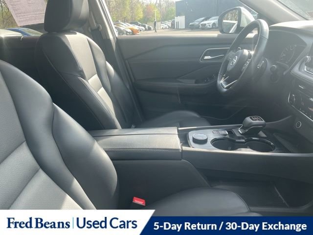 Certified 2021 Nissan Rogue SV w/ Premium Package image 12