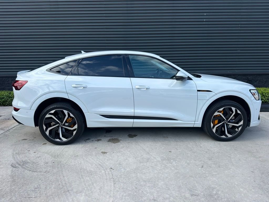 Used 2022 Audi e-tron Premium Plus w/ Premium Plus Package image 10