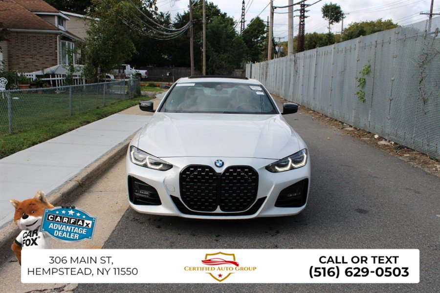 Used 2024 BMW 430i Coupe w/ M Sport Package RWD image 3