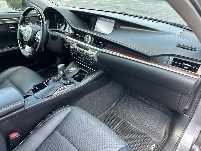 Used 2018 Lexus ES 350 w/ Navigation System Package FWD image 9