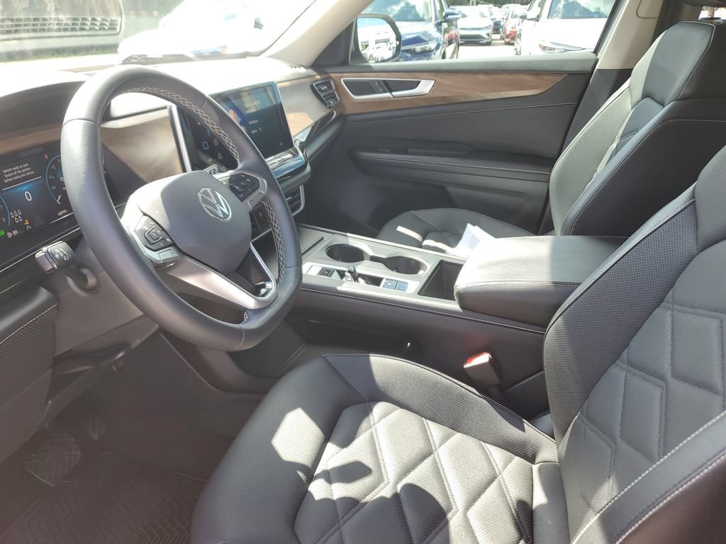 Certified 2024 Volkswagen Atlas SE FWD image 23