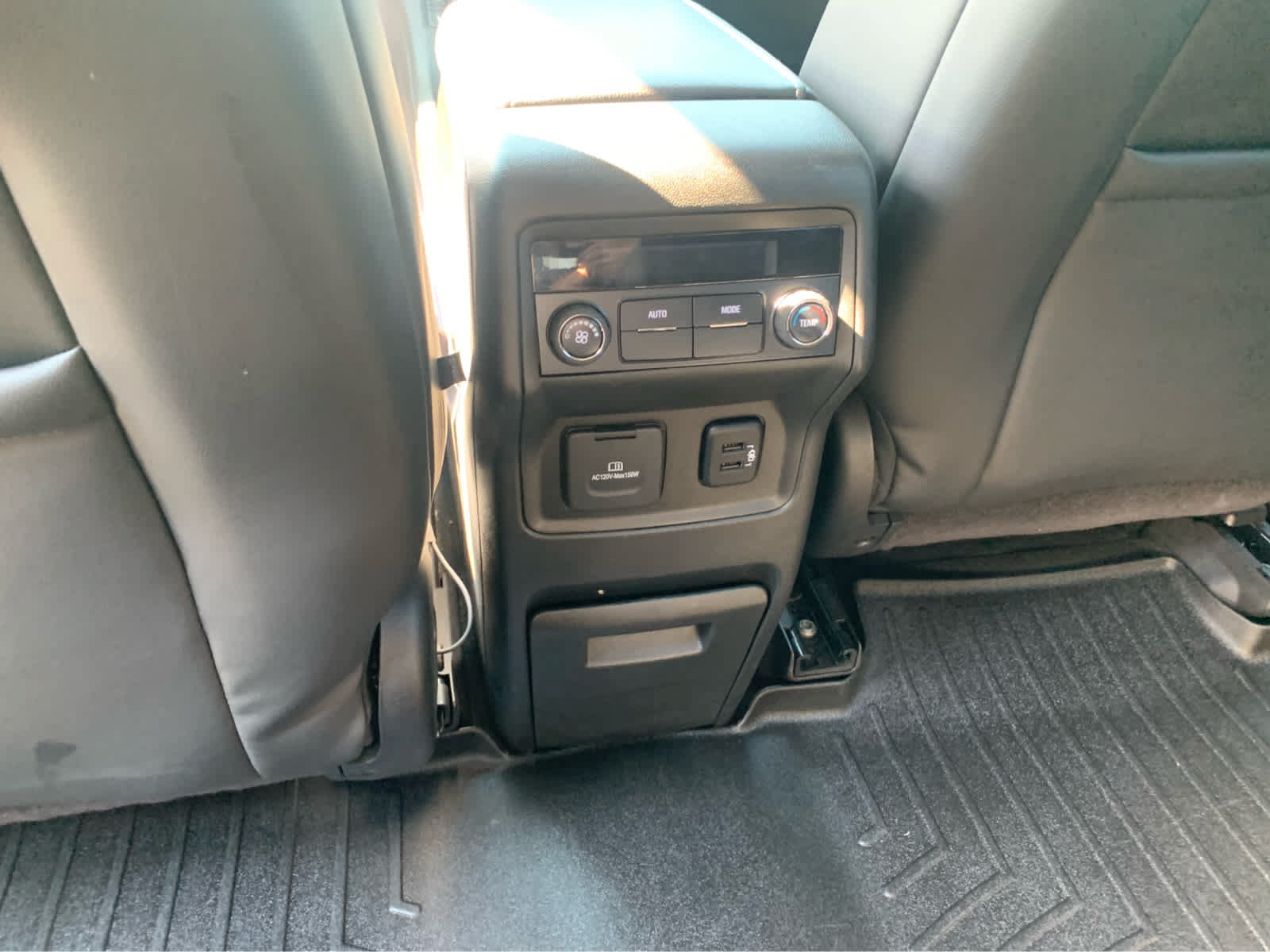 Used 2017 GMC Acadia SLT FWD image 25
