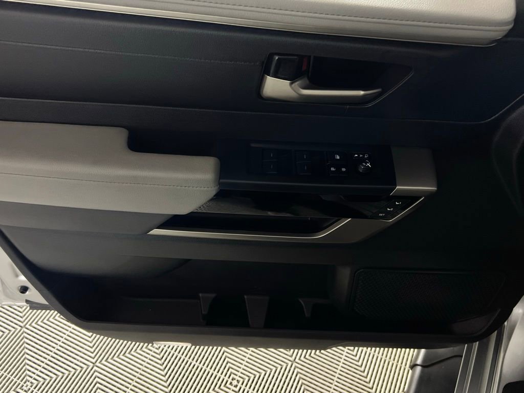 Used 2025 Toyota Tundra Limited image 25
