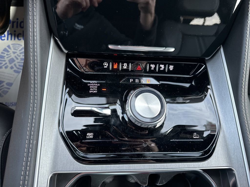 New 2026 Jeep Grand Wagoneer L 4WD w/ Premium Group I image 5