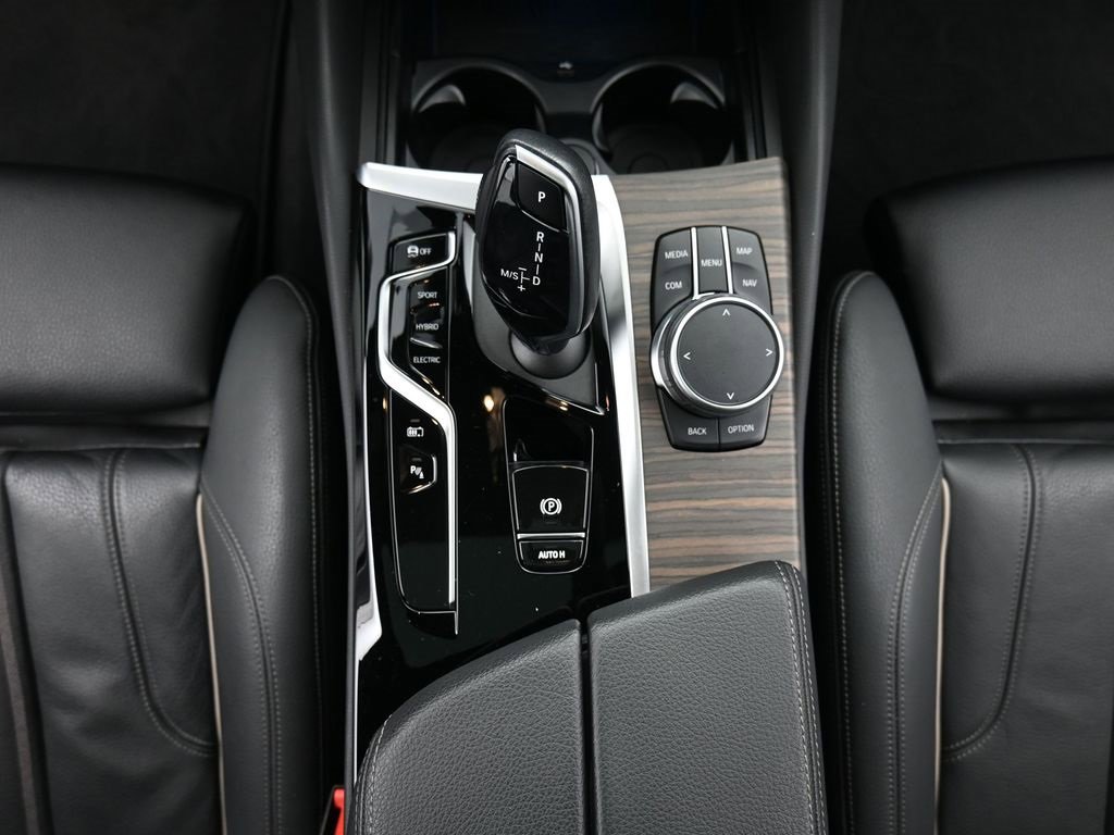 Used 2023 BMW 530e xDrive w/ Executive Package image 15