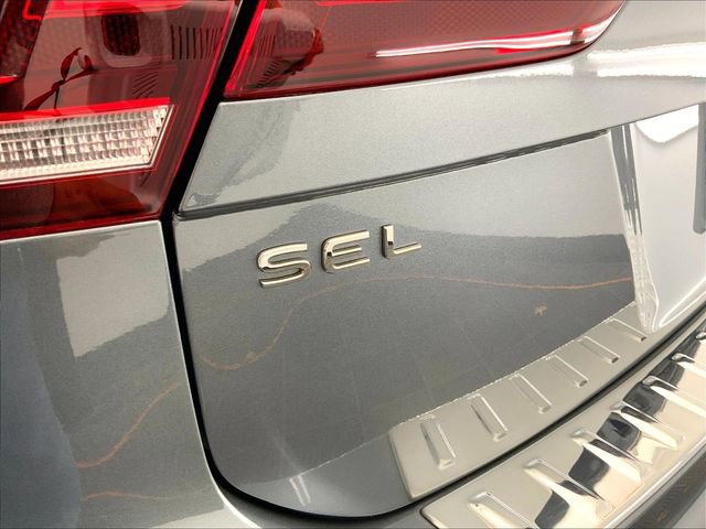 Certified 2022 Volkswagen Tiguan SEL R-Line image 8