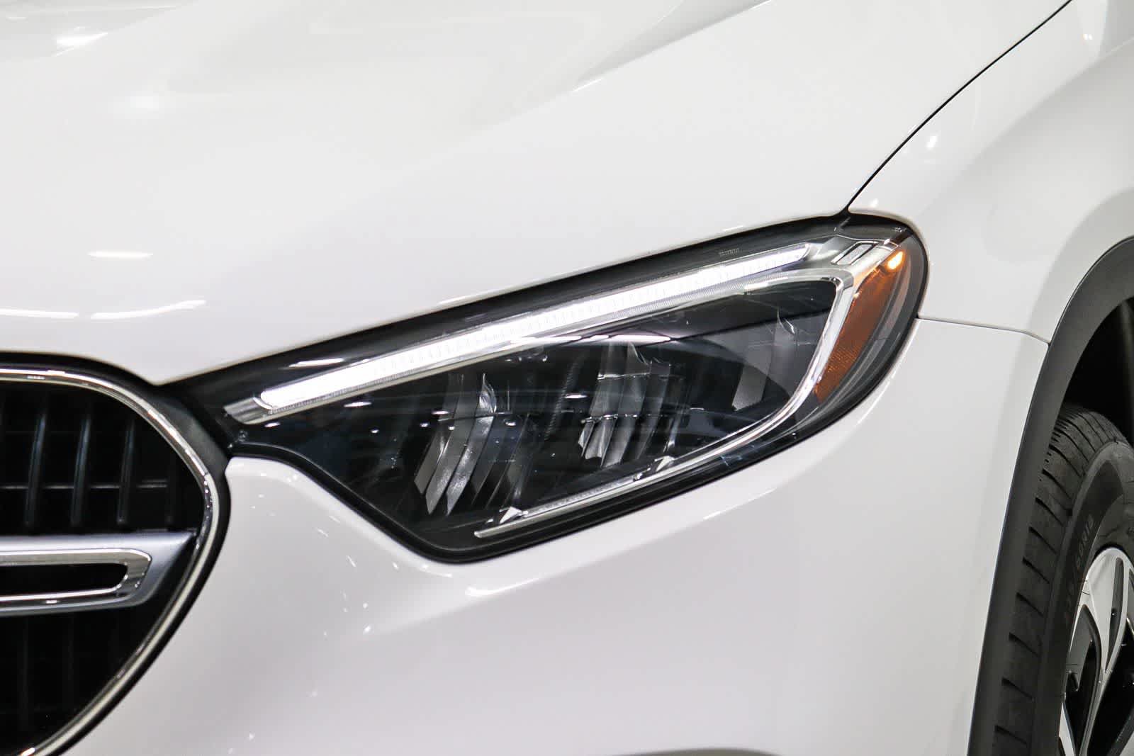 Used 2025 Mercedes-Benz GLC 350e 4MATIC image 7