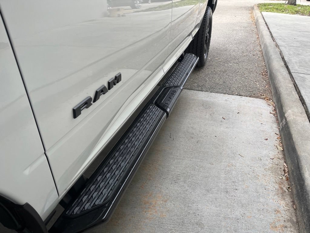 New 2024 RAM 2500 Laramie w/ Night Edition AWD/4WD image 15