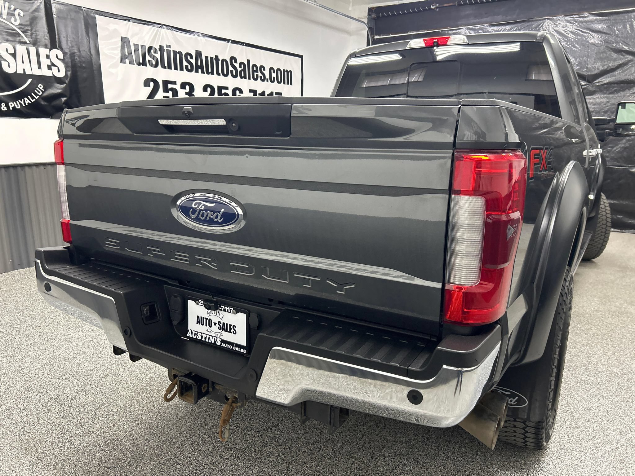 Used 2017 Ford F250 Lariat w/ Lariat Ultimate Package AWD/4WD image 5