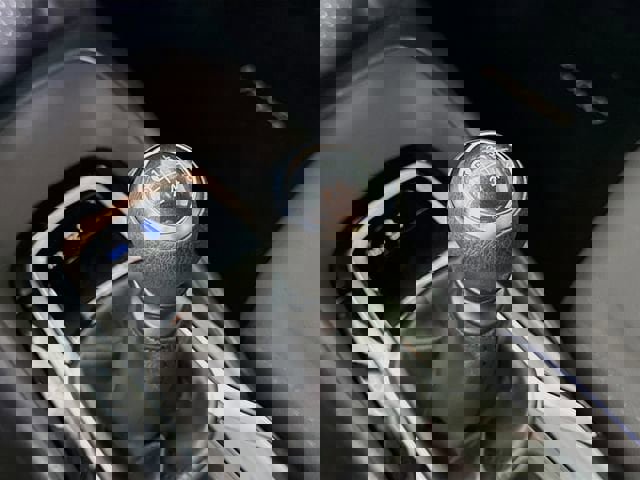 Used 2021 Toyota Corolla SE w/ Carpet Mat Package (TMS) image 16