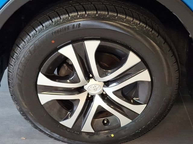 Used 2016 Toyota RAV4 LE AWD/4WD image 9