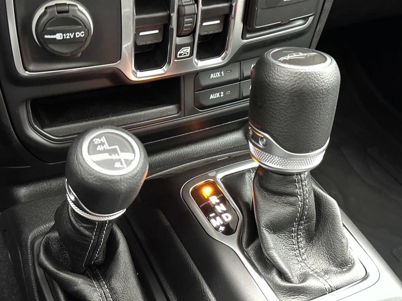 Used 2025 Jeep Gladiator Sport image 27