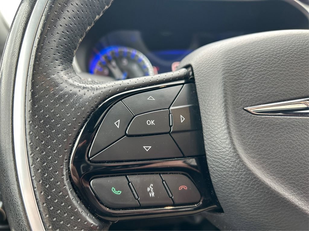 Used 2020 Chrysler Pacifica Limited w/ Quick Order Package 27H Red S image 35