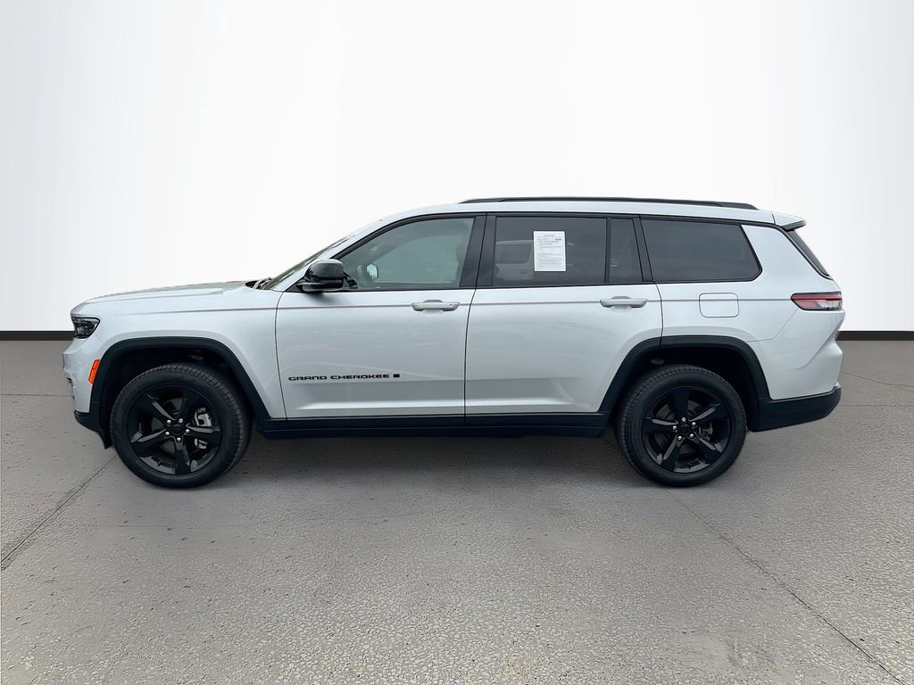 Certified 2025 Jeep Grand Cherokee L Limited w/ Black Appearance Package image 4