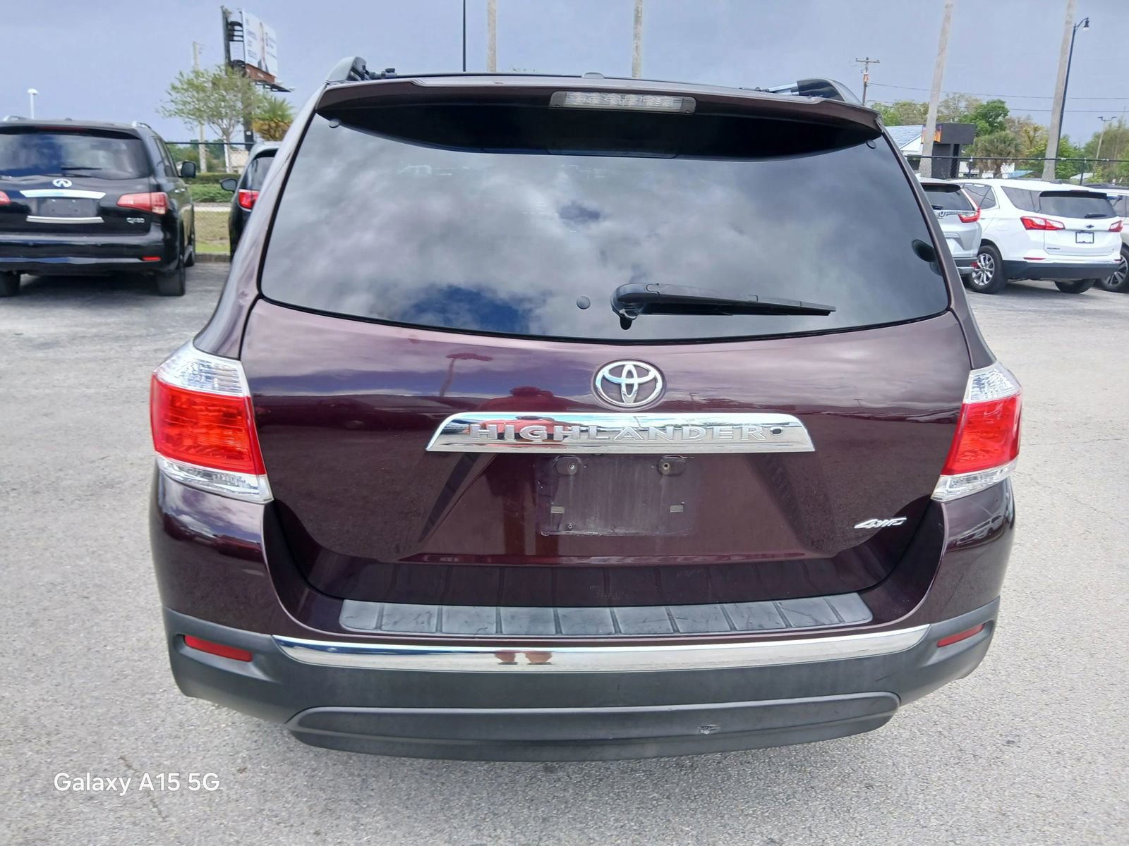 Used 2011 Toyota Highlander Limited w/ Tow Pkg image 4