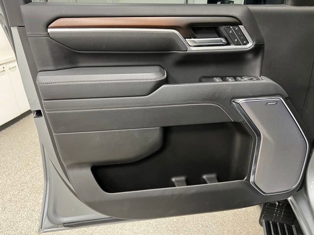 Used 2025 GMC Sierra 3500 Denali w/ Denali Reserve Package AWD/4WD image 25