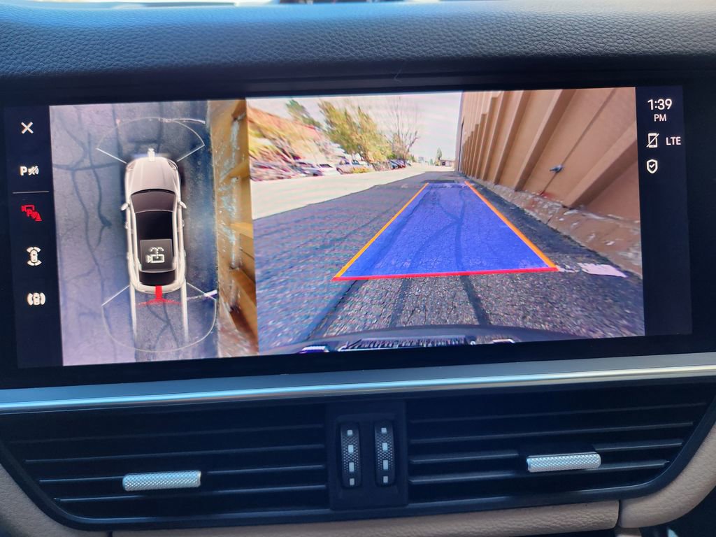 Used 2023 Porsche Cayenne Platinum Edition image 18